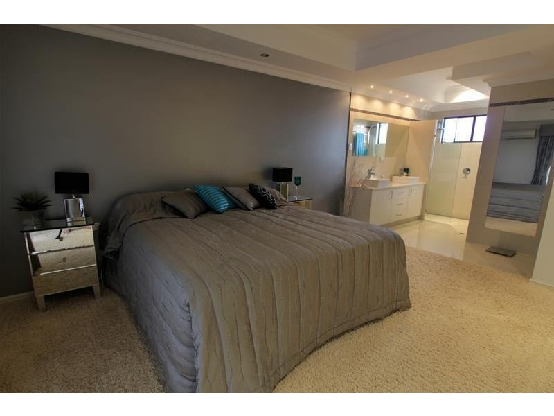 8 Terry Deschamps Way, Denham WA 6537