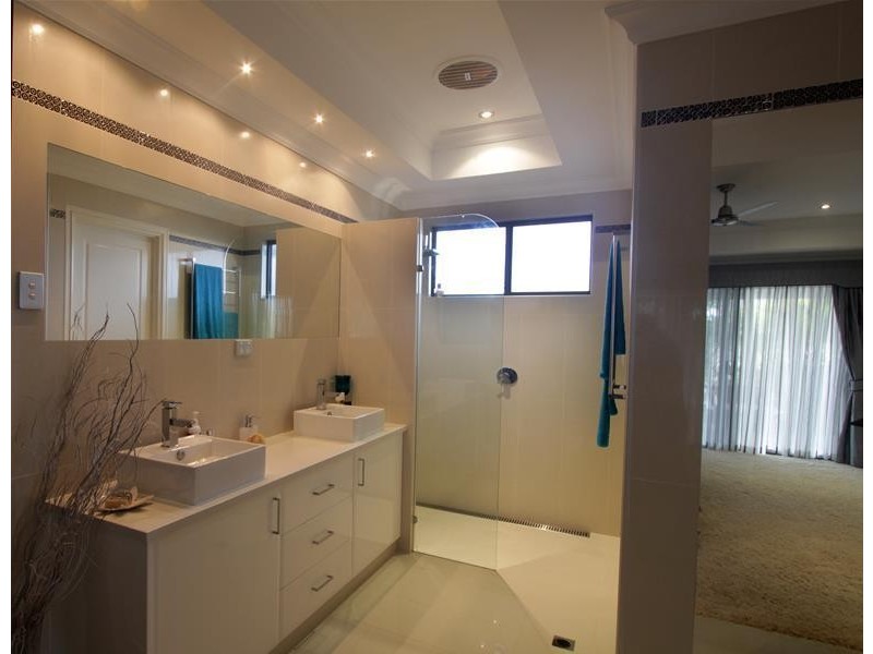 8 Terry Deschamps Way, Denham WA 6537