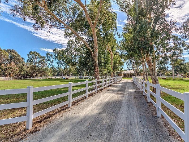 21 Lord Fury Court, Darling Downs WA 6122