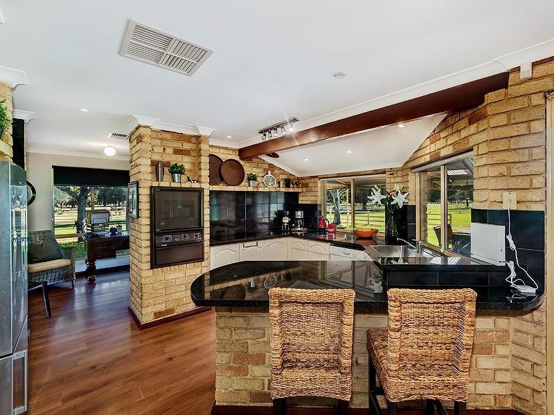 21 Lord Fury Court, Darling Downs WA 6122