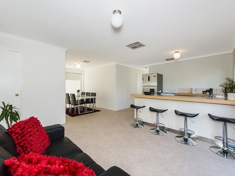 10 Ashworth Way, Brookdale WA 6112