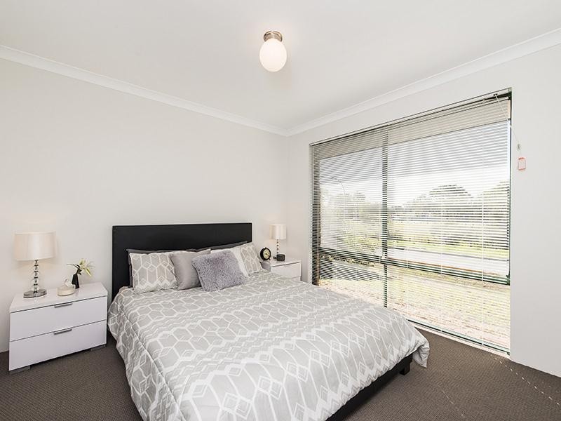 10 Ashworth Way, Brookdale WA 6112