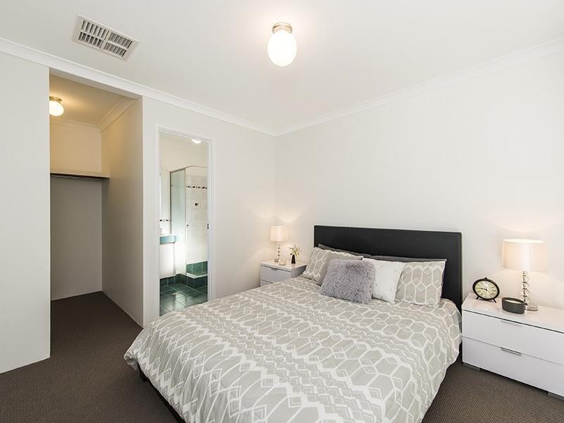 10 Ashworth Way, Brookdale WA 6112