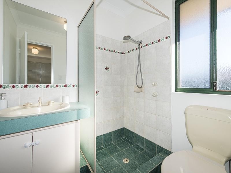 10 Ashworth Way, Brookdale WA 6112