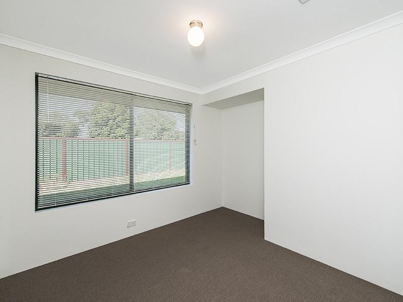 10 Ashworth Way, Brookdale WA 6112