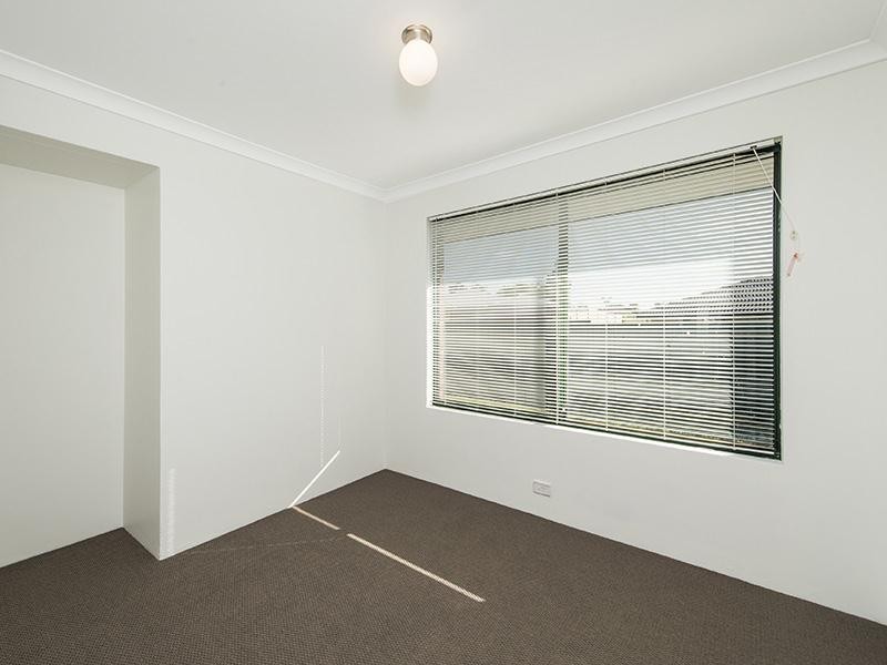 10 Ashworth Way, Brookdale WA 6112