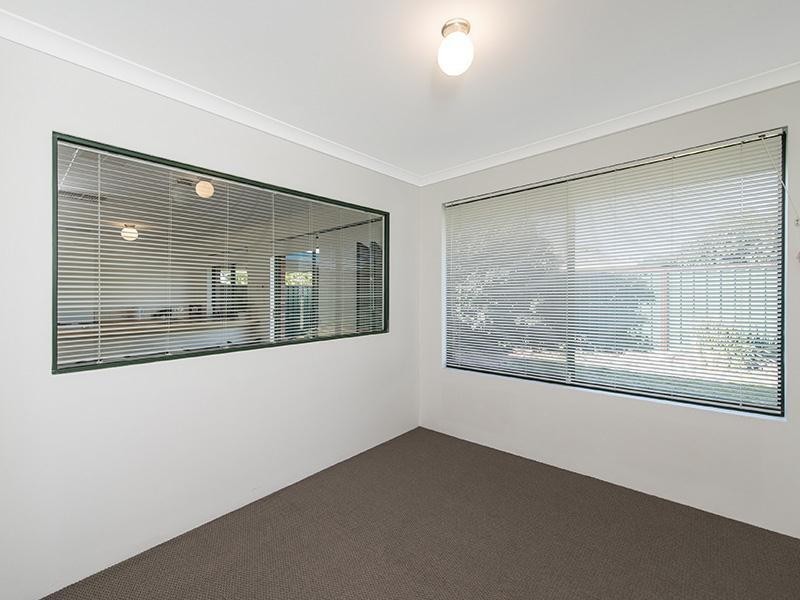 10 Ashworth Way, Brookdale WA 6112