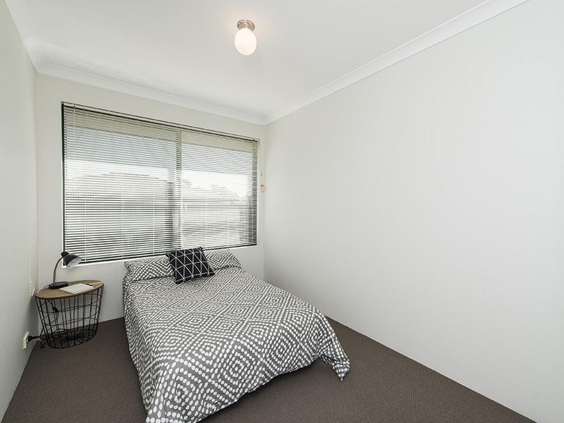 10 Ashworth Way, Brookdale WA 6112