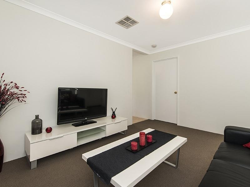 10 Ashworth Way, Brookdale WA 6112