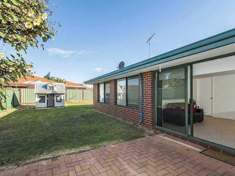 10 Ashworth Way, Brookdale WA 6112