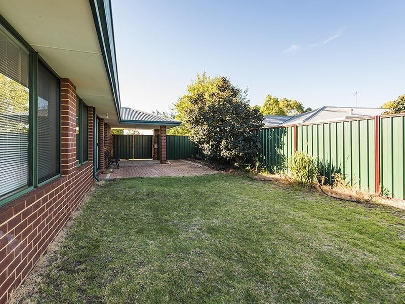 10 Ashworth Way, Brookdale WA 6112