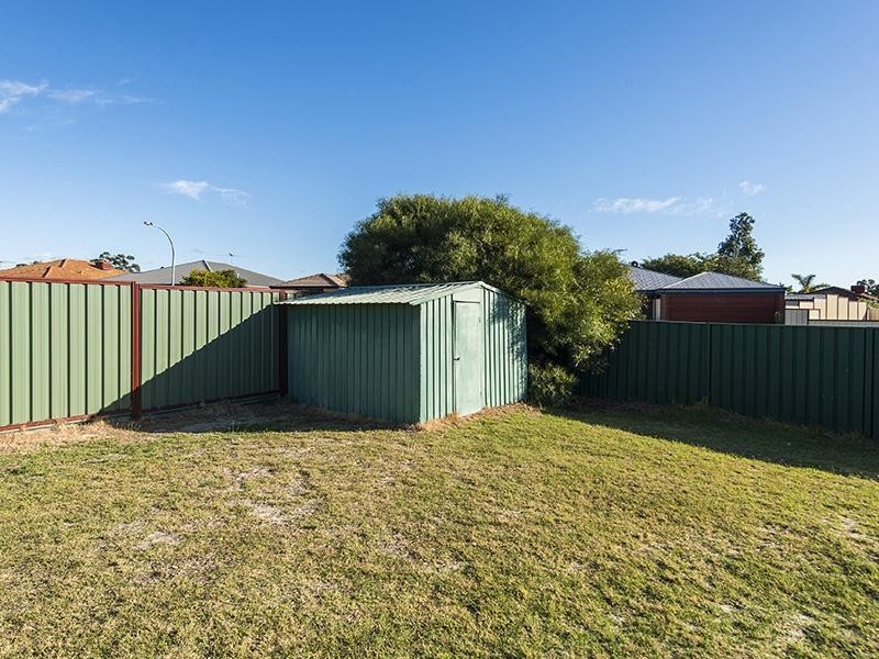 10 Ashworth Way, Brookdale WA 6112