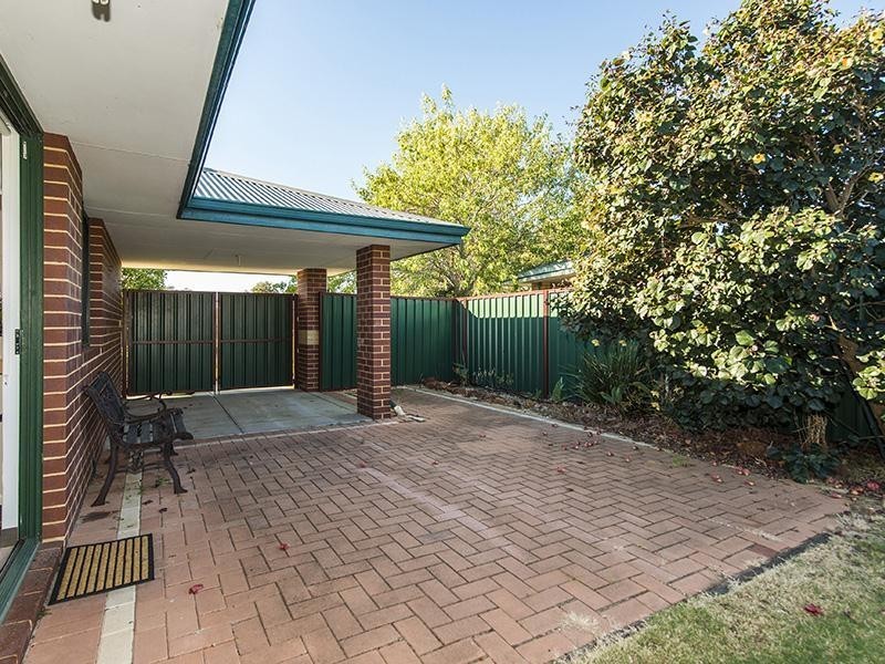 10 Ashworth Way, Brookdale WA 6112