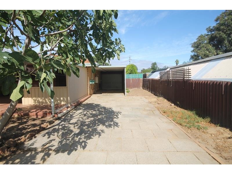 25 Gribble Avenue, Armadale WA 6112