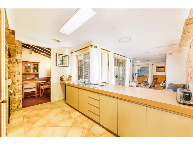 39 Coolabah Way, Forrestfield WA 6058