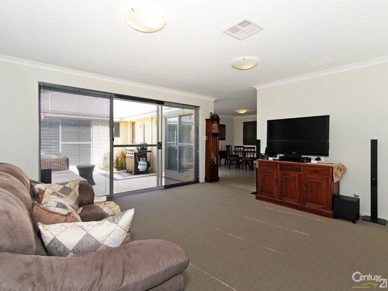 Unit 2/21 Cronin Place, Armadale WA 6112