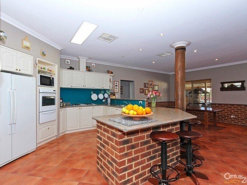 110 Cumming Road, Oakford WA 6121