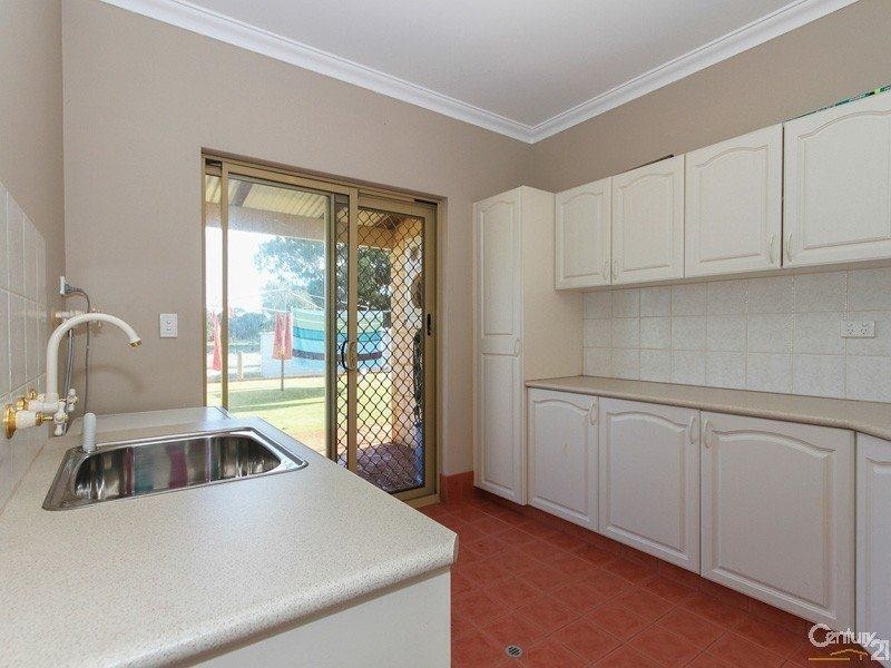 110 Cumming Road, Oakford WA 6121