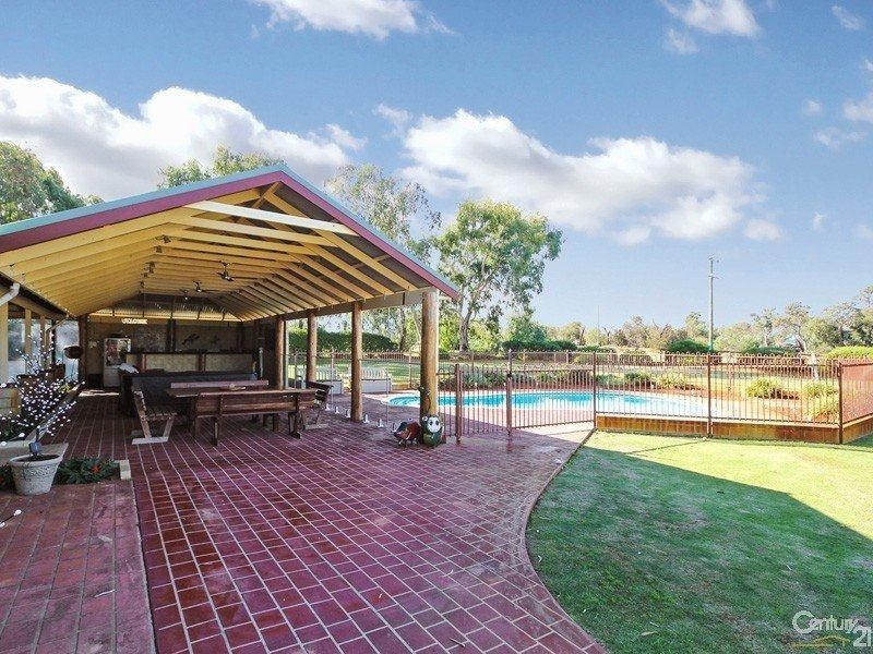 110 Cumming Road, Oakford WA 6121