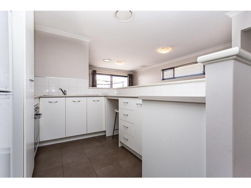 1/2 Salamanca Boulevard, Seville Grove WA 6112