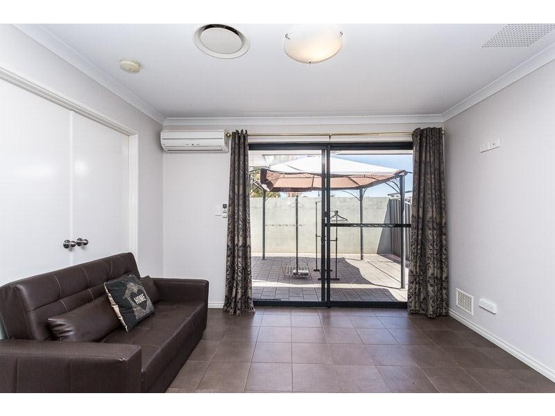 1/2 Salamanca Boulevard, Seville Grove WA 6112