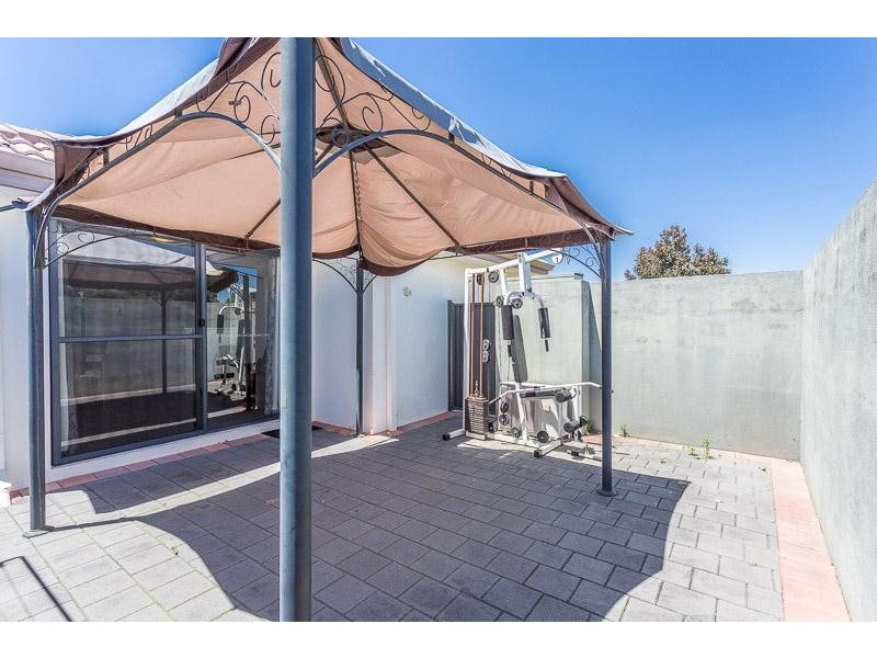 1/2 Salamanca Boulevard, Seville Grove WA 6112