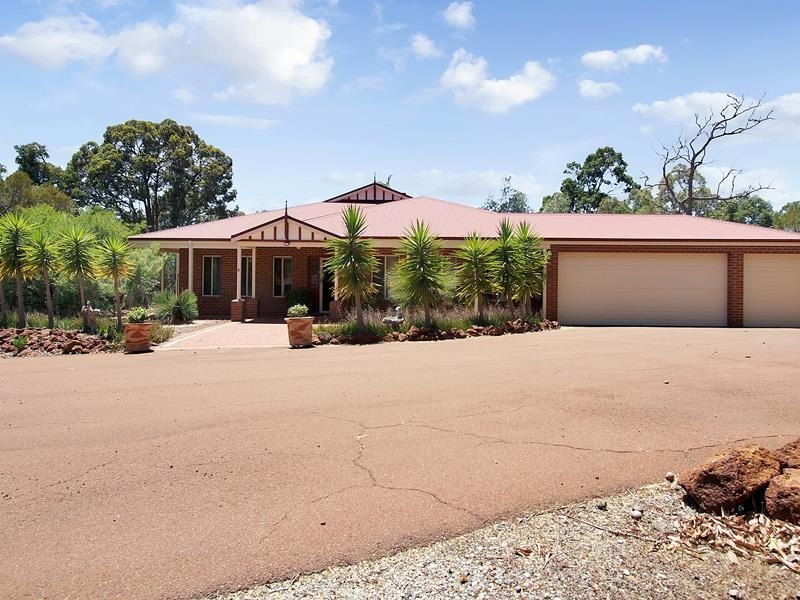 8 Darling Range Drive, Bedfordale WA 6112