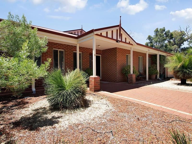 8 Darling Range Drive, Bedfordale WA 6112