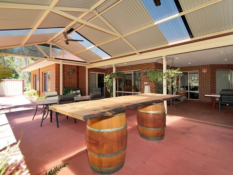 8 Darling Range Drive, Bedfordale WA 6112