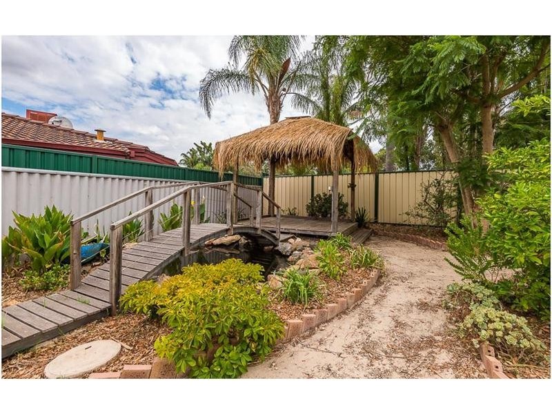 1 Tummell Court, Seville Grove WA 6112