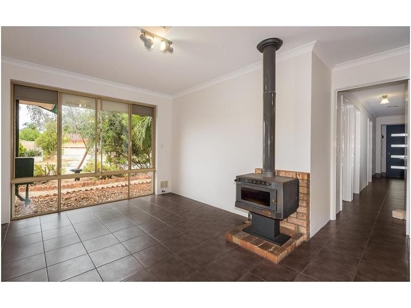 1 Tummell Court, Seville Grove WA 6112