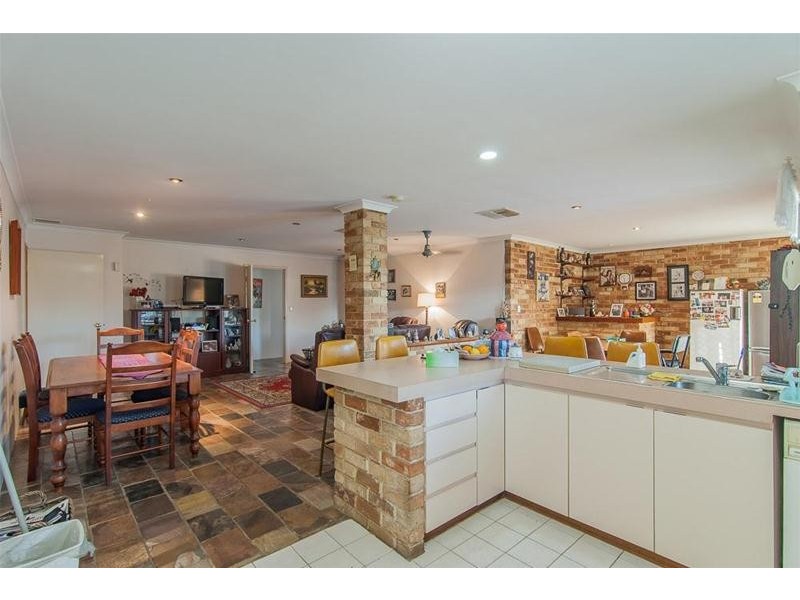 11 Cable Close, Seville Grove WA 6112