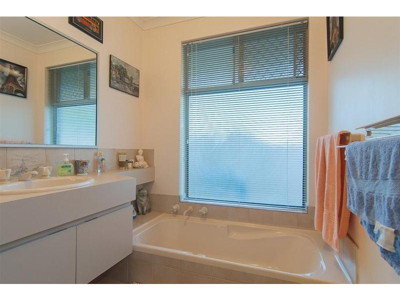 11 Cable Close, Seville Grove WA 6112