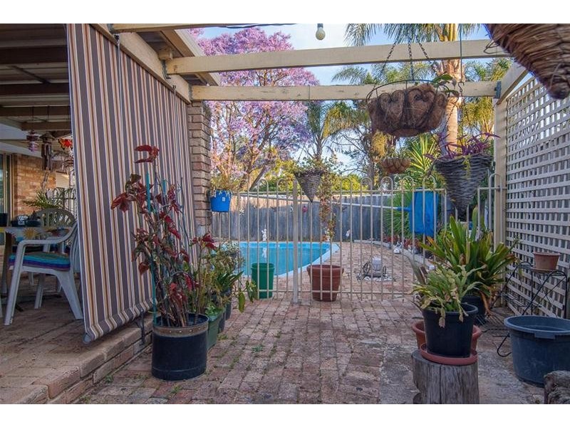 11 Cable Close, Seville Grove WA 6112