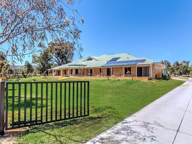 18 Fairbairn Road, Serpentine WA 6125