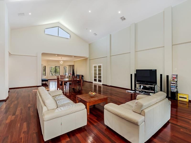 18 Fairbairn Road, Serpentine WA 6125