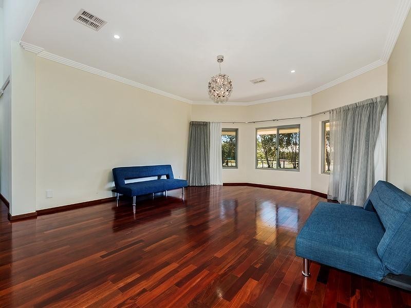 18 Fairbairn Road, Serpentine WA 6125