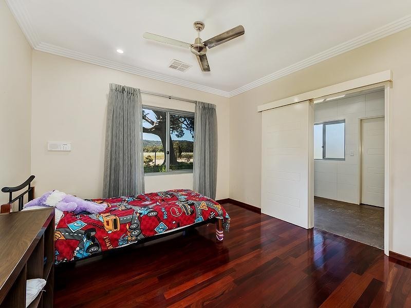 18 Fairbairn Road, Serpentine WA 6125