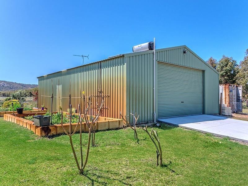 18 Fairbairn Road, Serpentine WA 6125