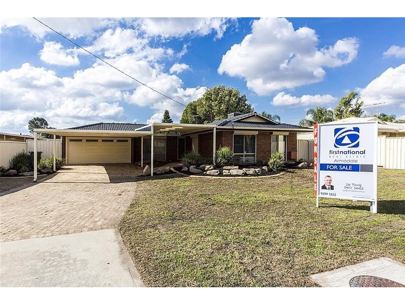 20 Henderson Drive, Seville Grove WA 6112