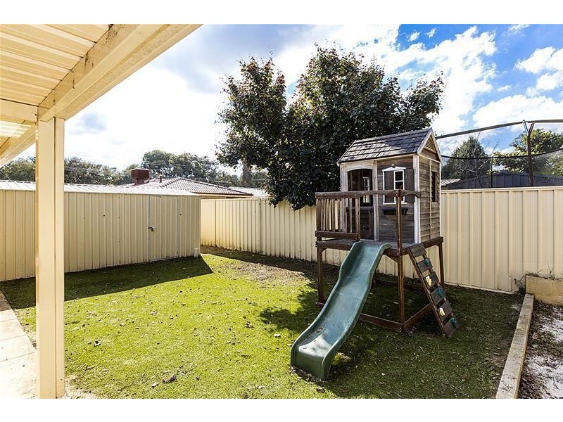 20 Henderson Drive, Seville Grove WA 6112