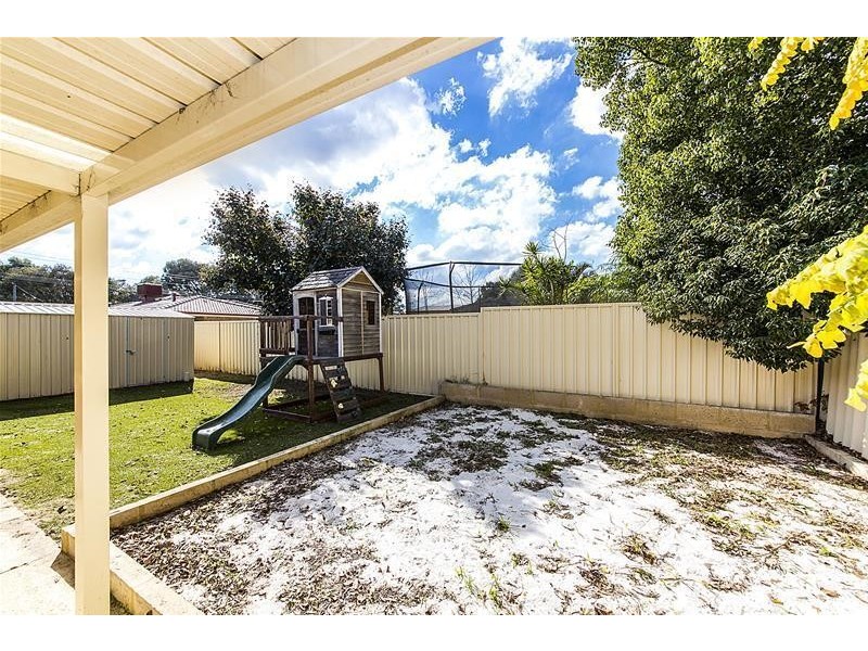 20 Henderson Drive, Seville Grove WA 6112