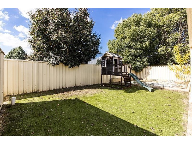 20 Henderson Drive, Seville Grove WA 6112