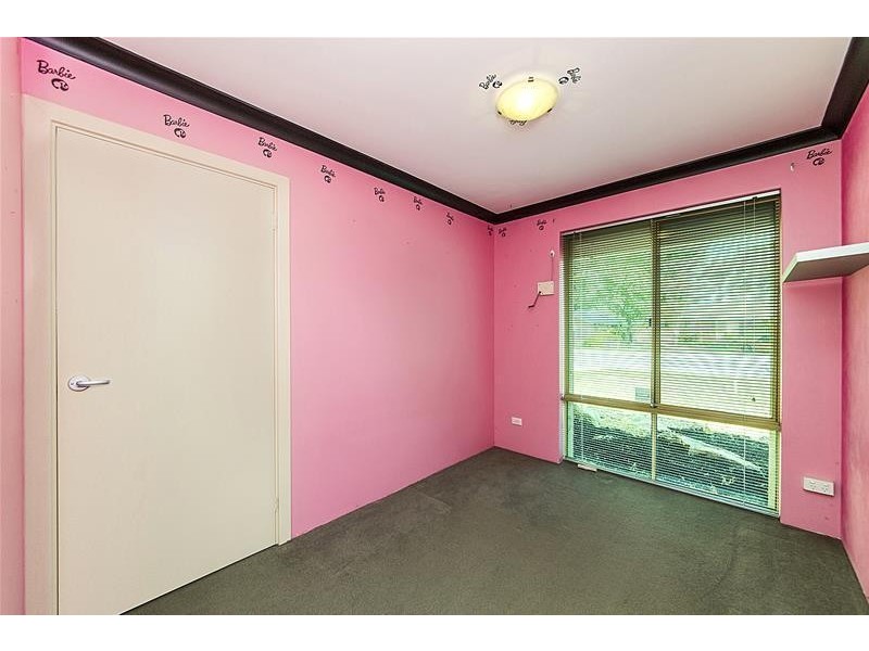 20 Henderson Drive, Seville Grove WA 6112