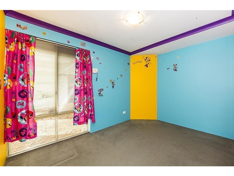 20 Henderson Drive, Seville Grove WA 6112