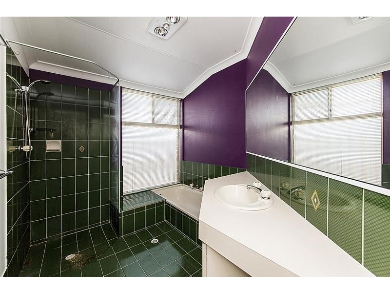 20 Henderson Drive, Seville Grove WA 6112