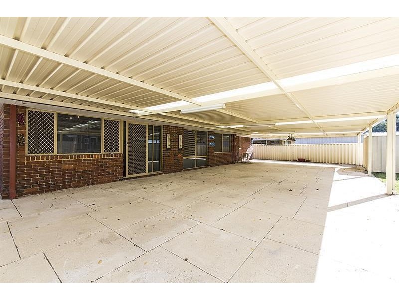 20 Henderson Drive, Seville Grove WA 6112