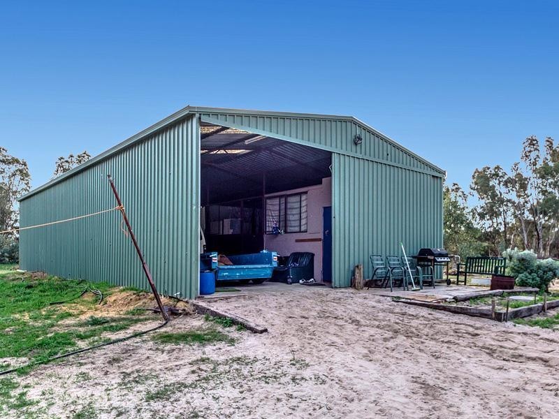 15 Angus Close, Oakford WA 6121