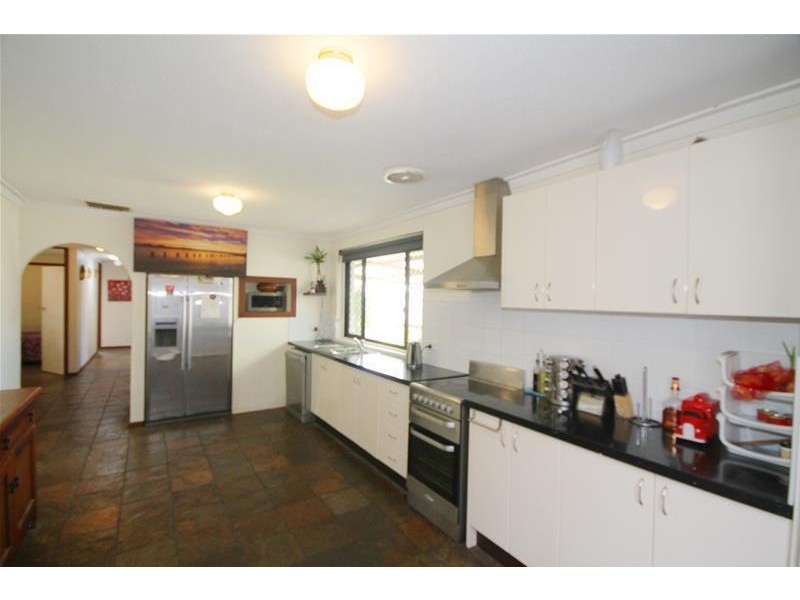 20 Dawson Street, Armadale WA 6112