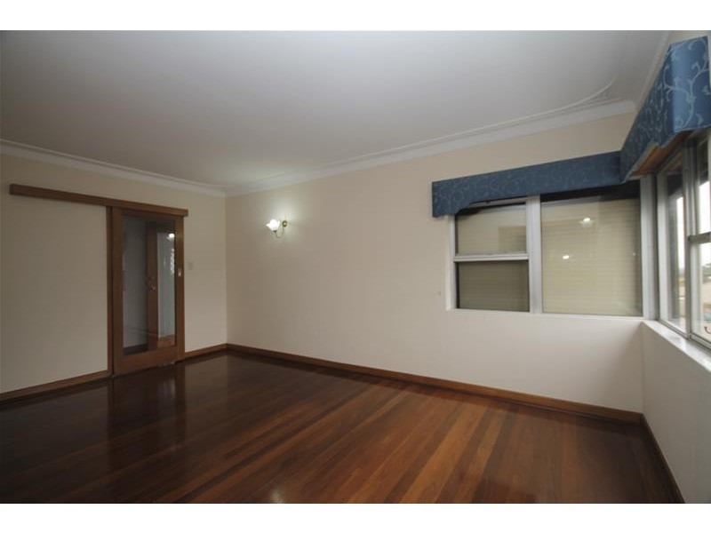 13 William Street, Armadale WA 6112